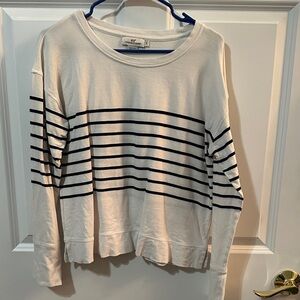 Vineyard Vines Women's White and Blue Striped Pullover Sweater small
